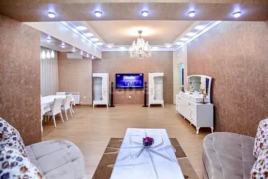 Kirayə verilir 4 otaqlı yeni tikili 185 m²