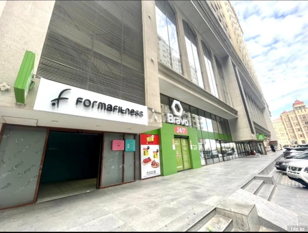 Kirayə verilir 4 otaqlı yeni tikili 185 m²