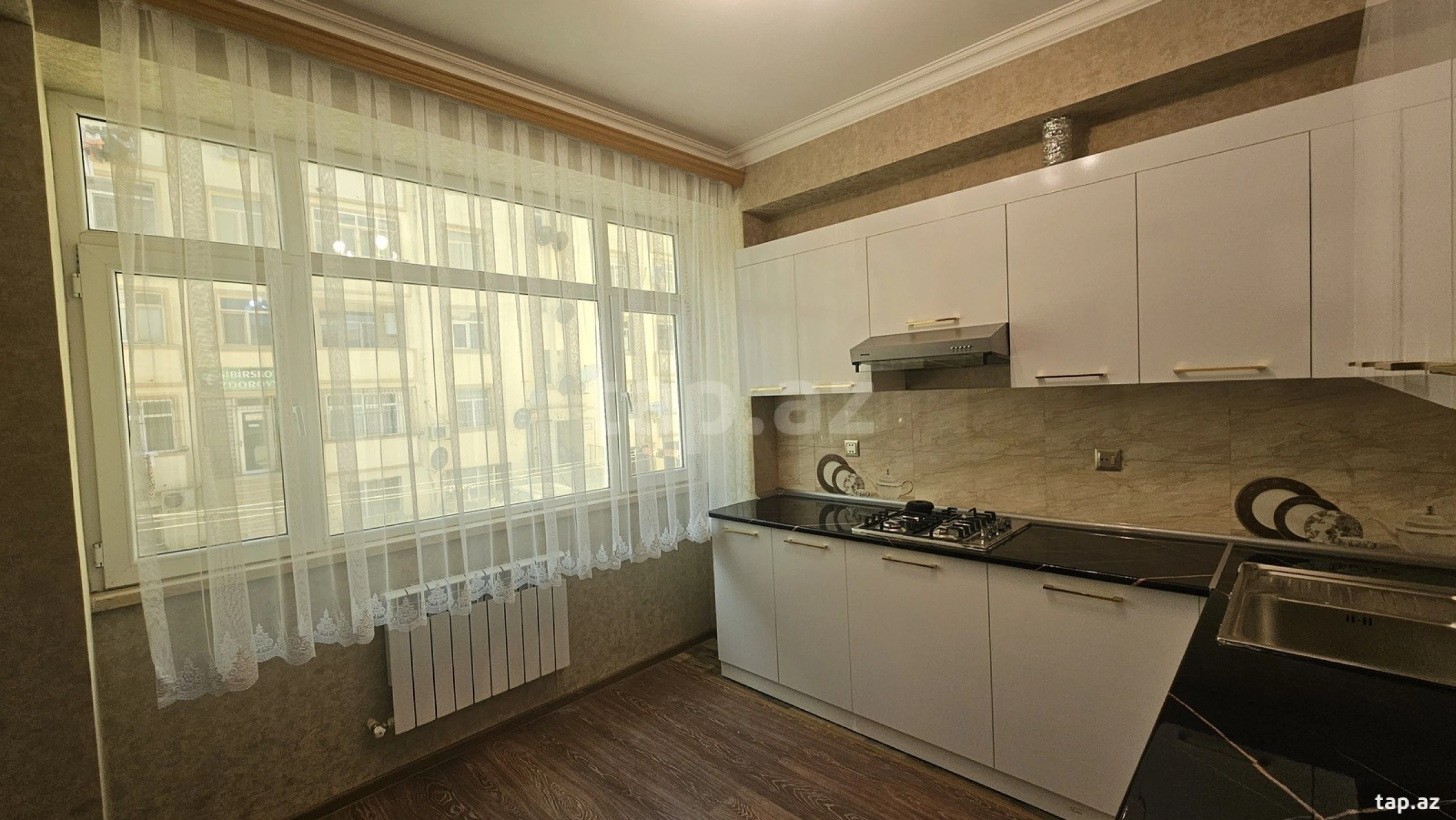 Satılır 3 otaqlı yeni tikili 83 m²