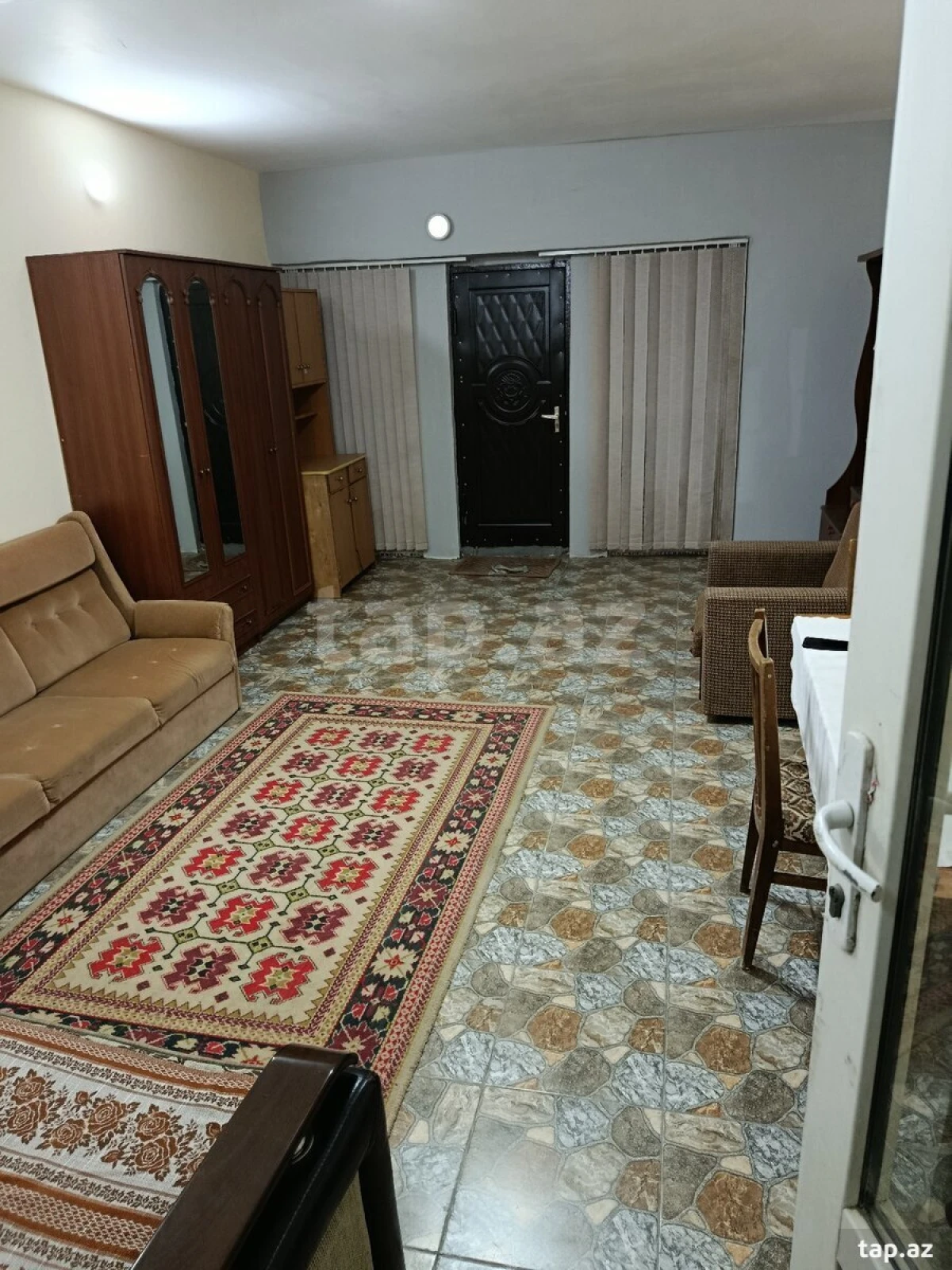 Satılır 6 otaqlı həyət evi 180 m²