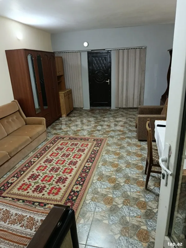 Satılır 6 otaqlı həyət evi 180 m²