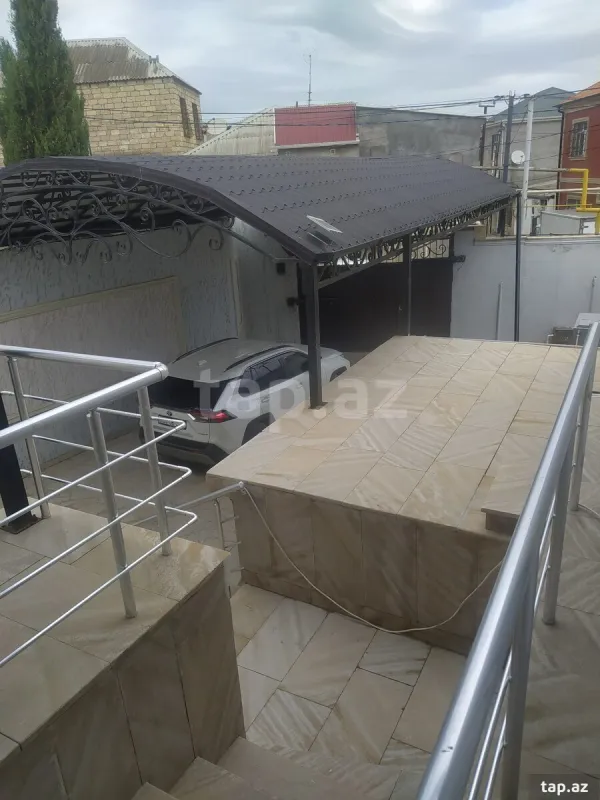 Satılır 6 otaqlı həyət evi 180 m²