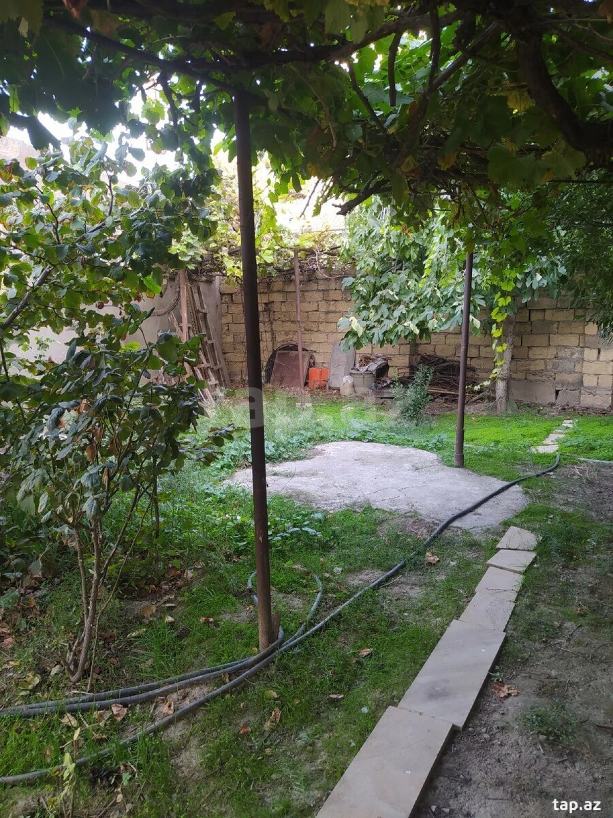Satılır 6 otaqlı həyət evi 180 m²