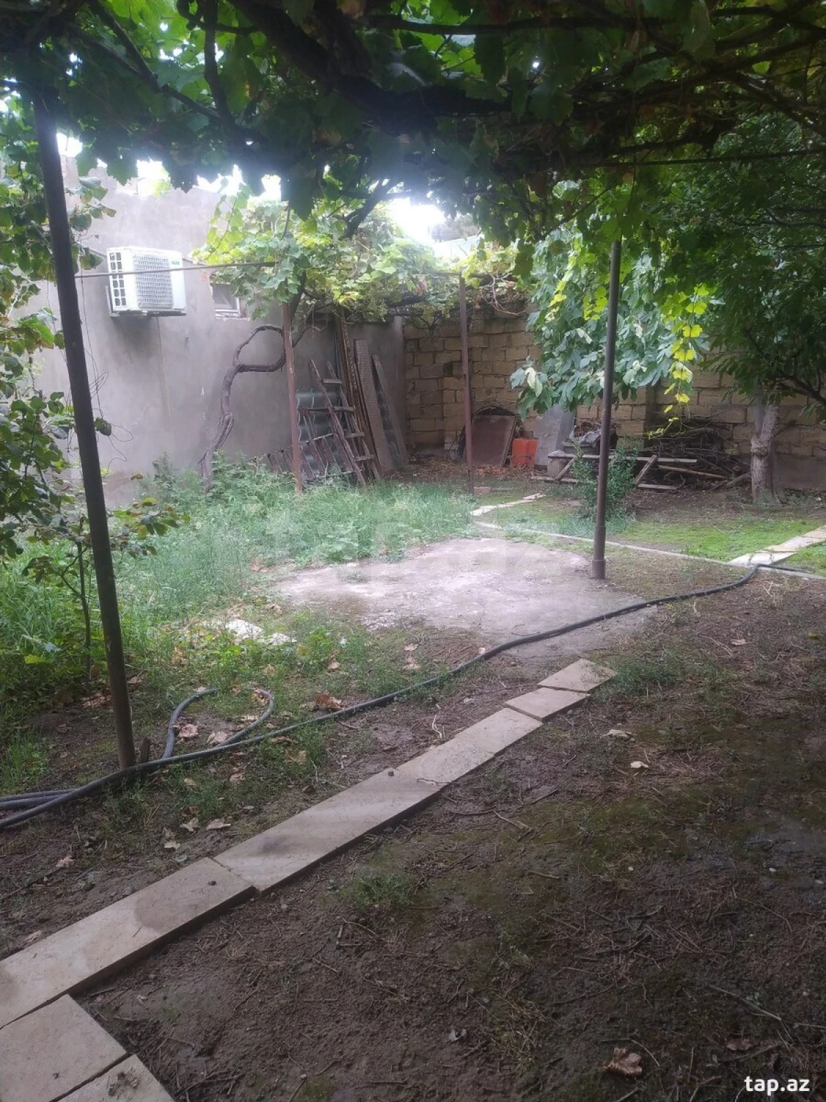 Satılır 6 otaqlı həyət evi 180 m²