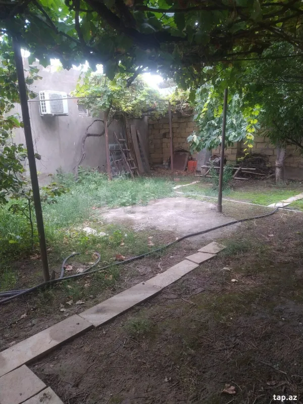 Satılır 6 otaqlı həyət evi 180 m²