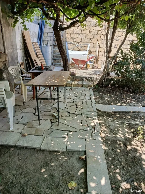 Satılır 6 otaqlı həyət evi 180 m²