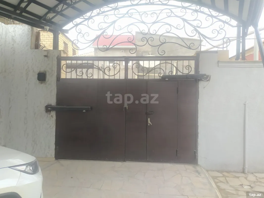 Satılır 6 otaqlı həyət evi 180 m²