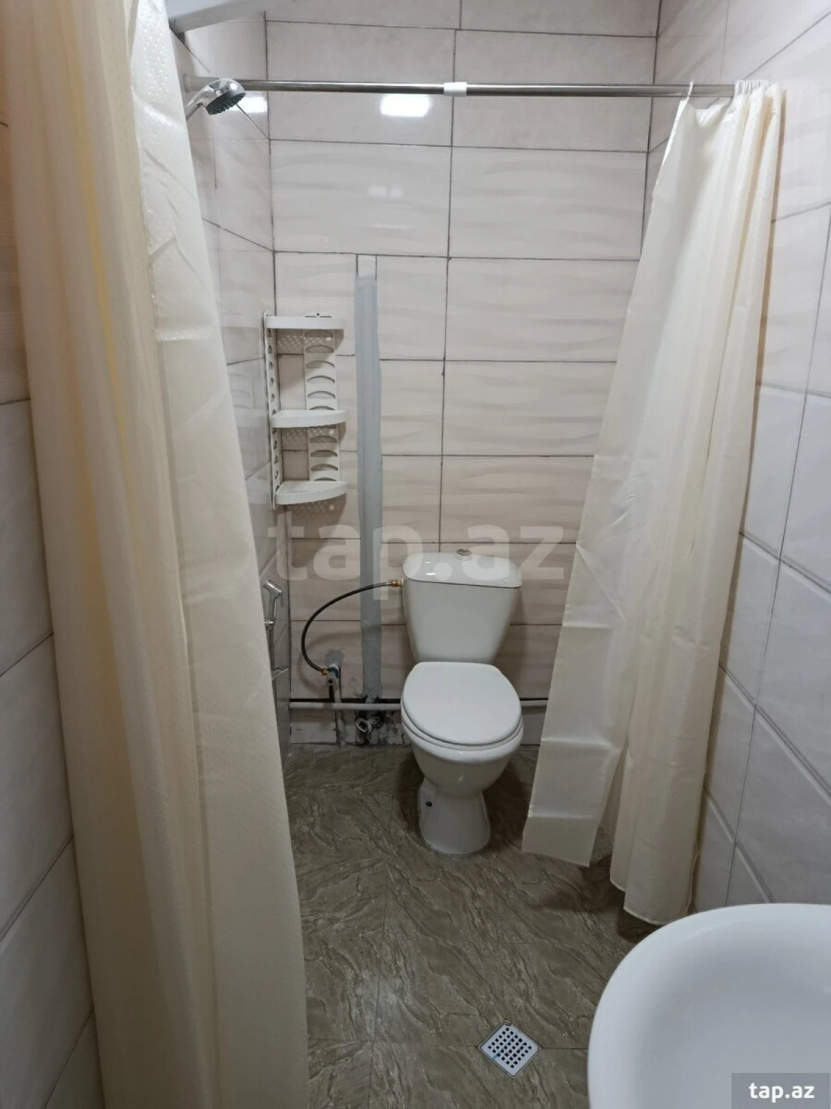 Satılır 6 otaqlı həyət evi 180 m²
