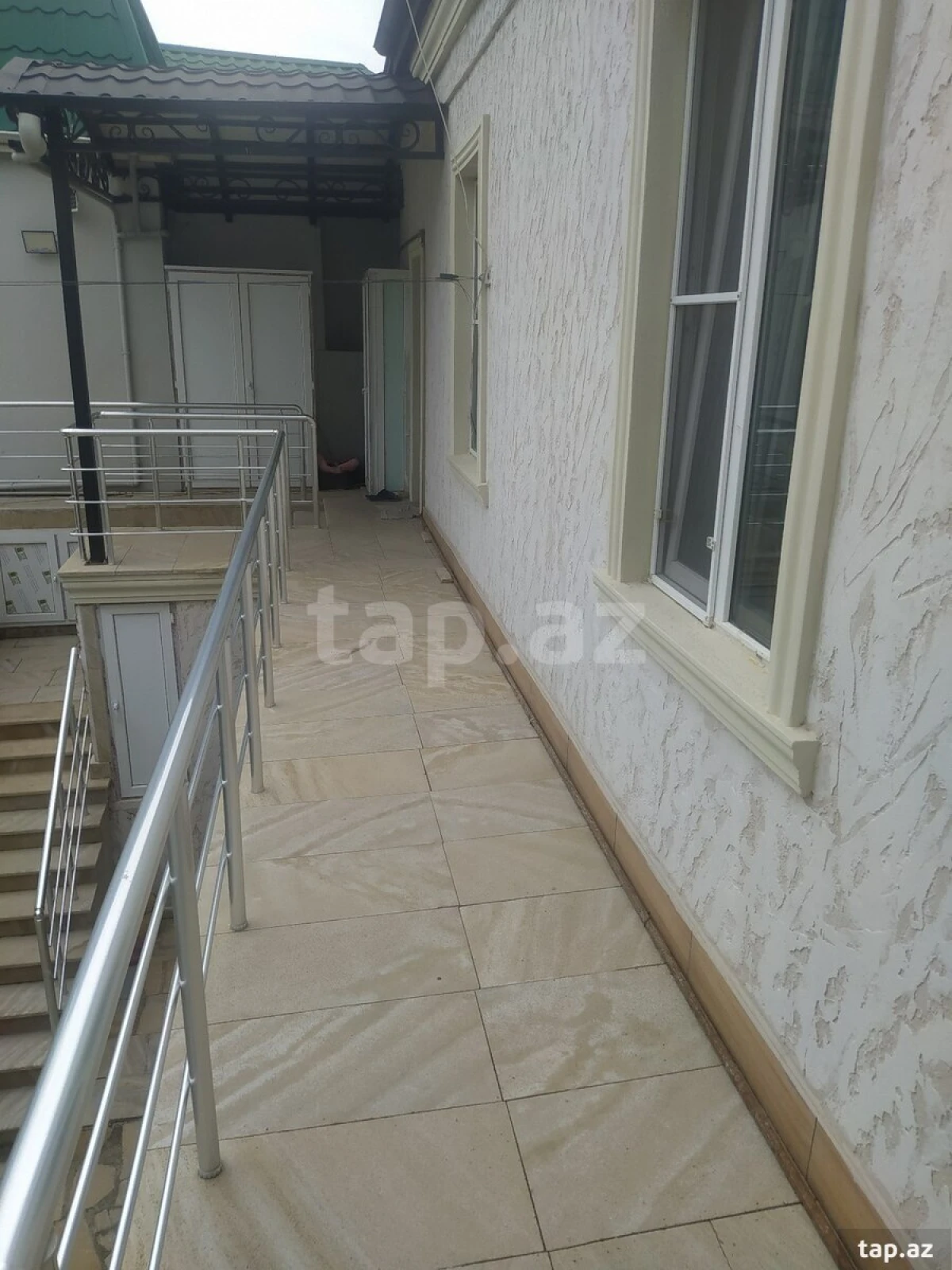 Satılır 6 otaqlı həyət evi 180 m²