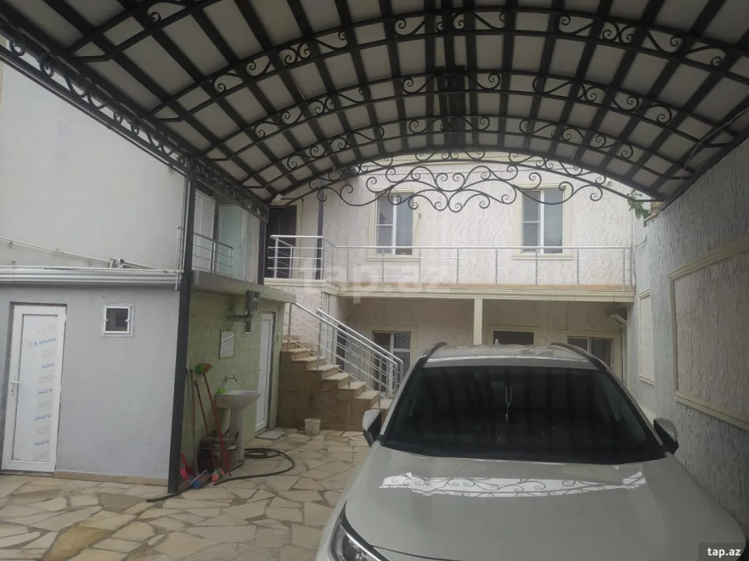 Satılır 6 otaqlı həyət evi 180 m²