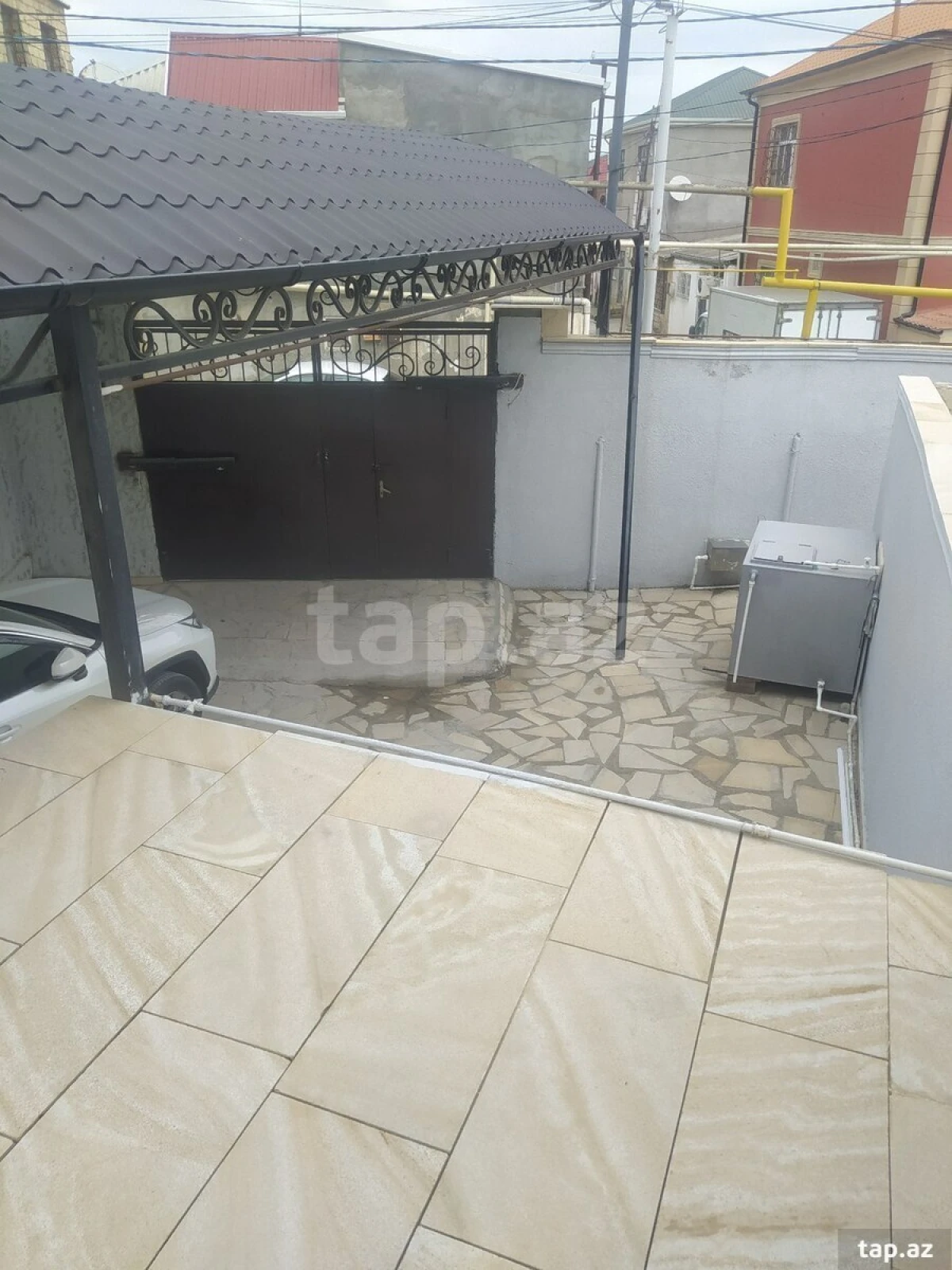 Satılır 6 otaqlı həyət evi 180 m²