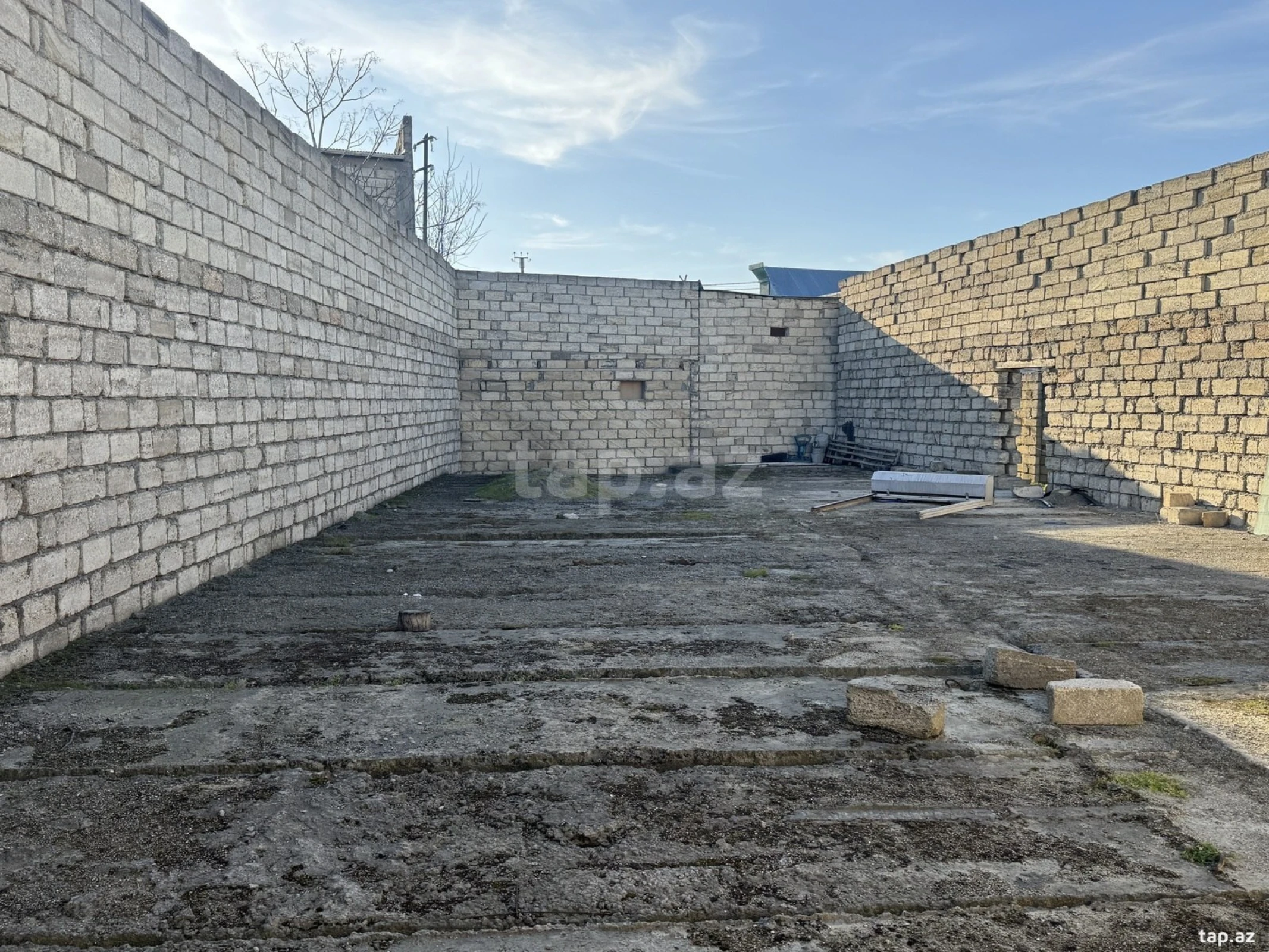 Satılır 4 otaqlı həyət evi