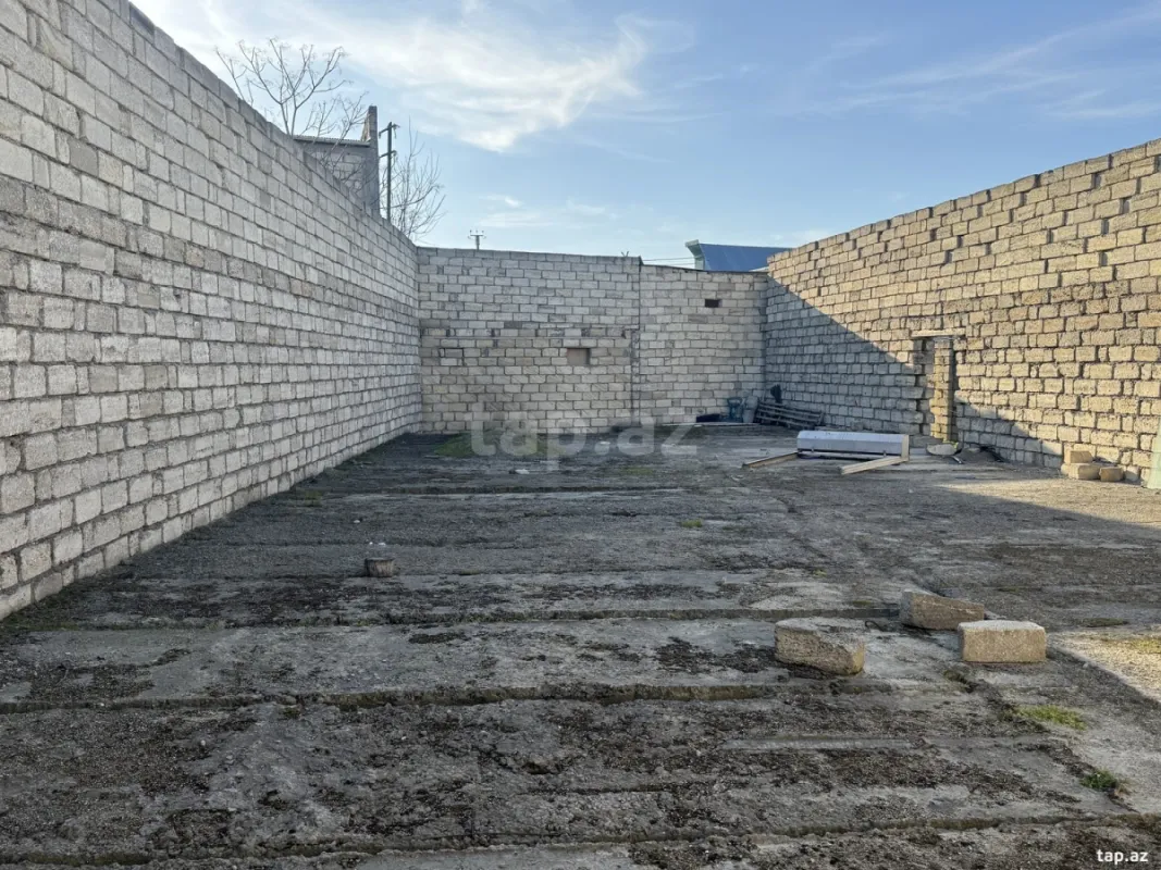 Satılır 4 otaqlı həyət evi