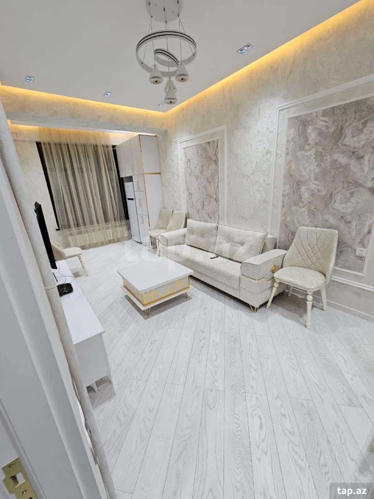 Kirayə verilir 2 otaqlı yeni tikili 100 m²