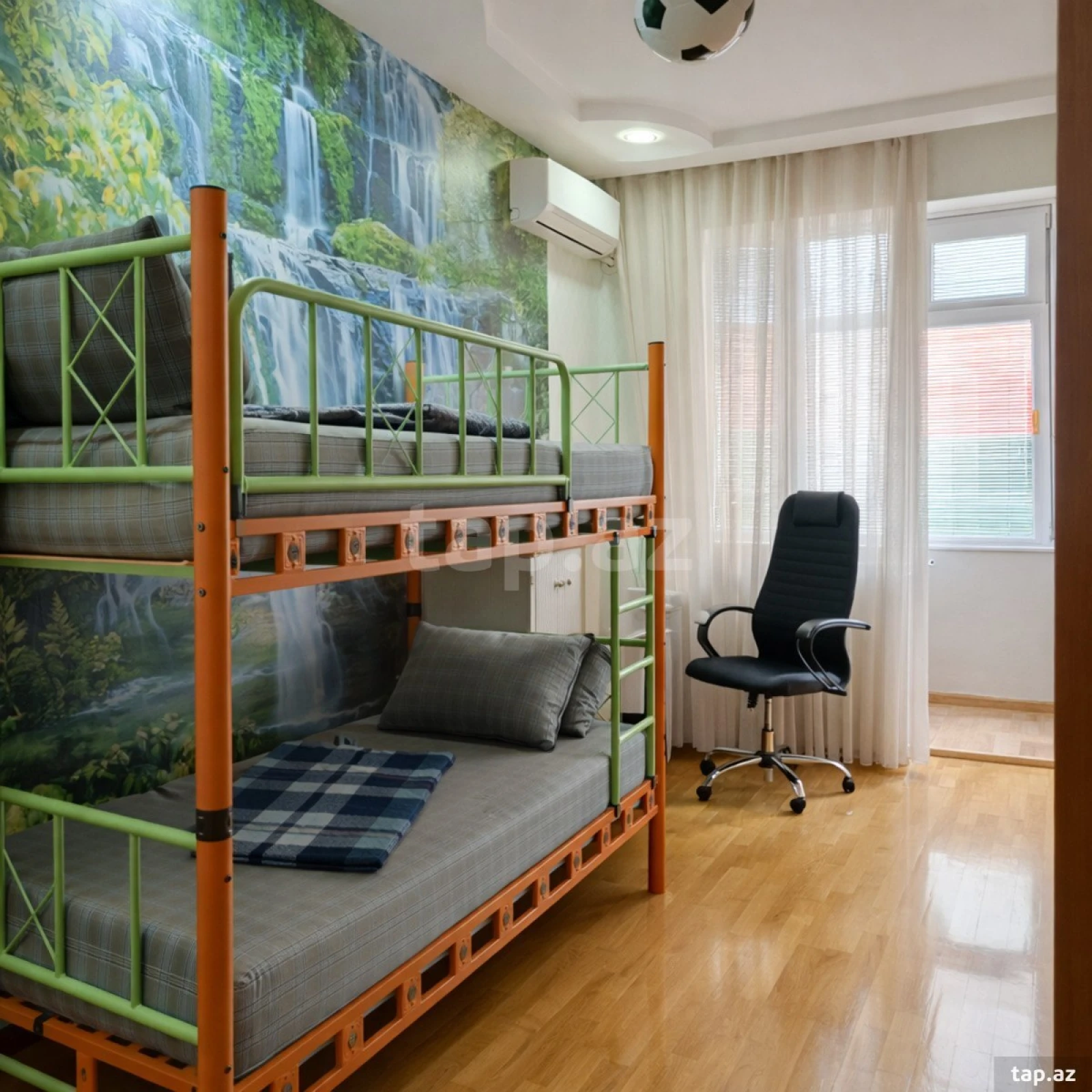 Satılır 3 otaqlı yeni tikili 102 m²