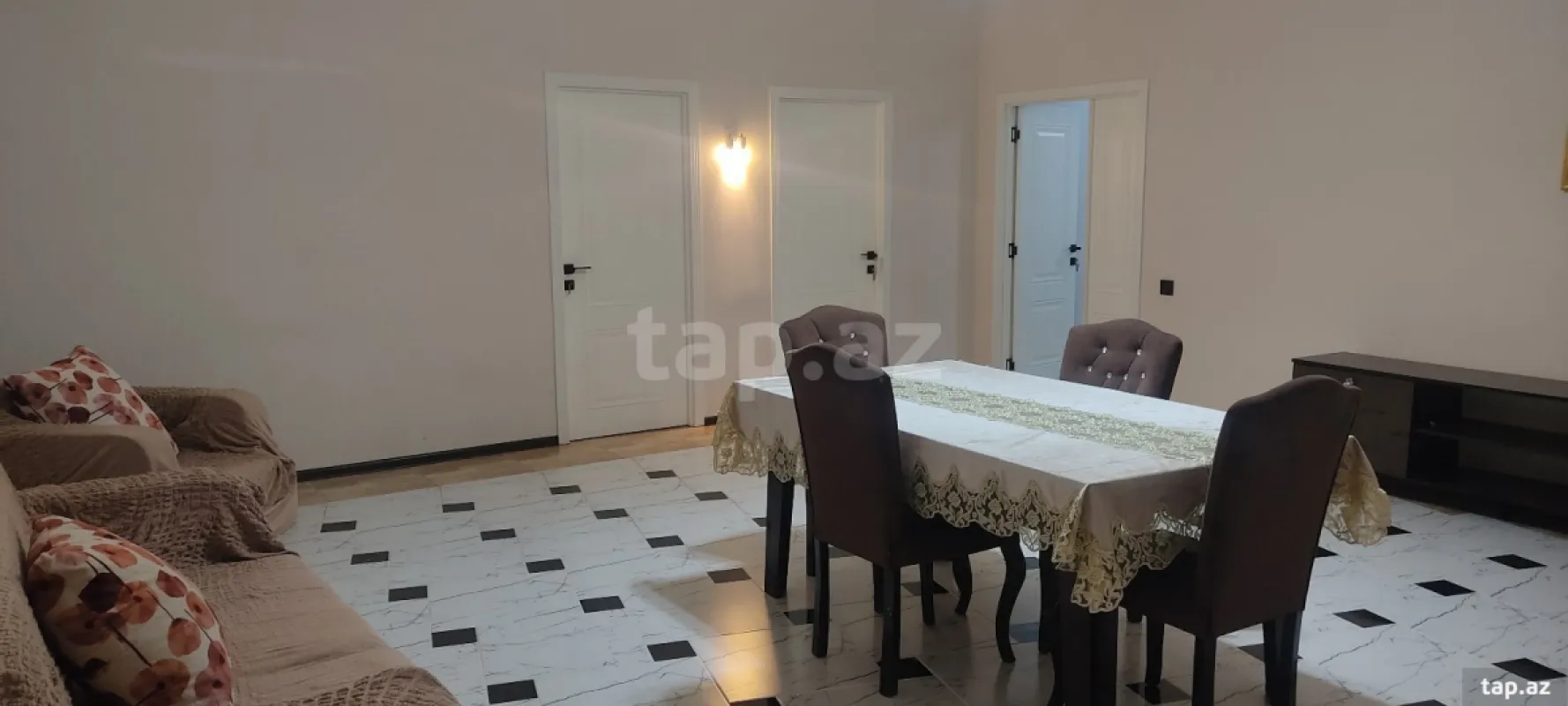 Satılır 5 otaqlı həyət evi