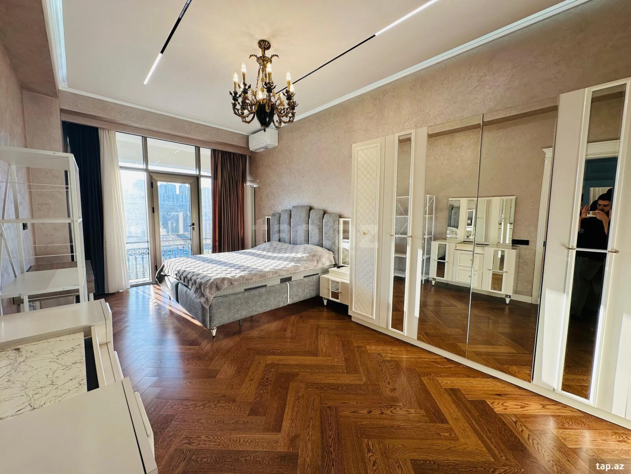 Kirayə verilir 3 otaqlı yeni tikili 170 m²