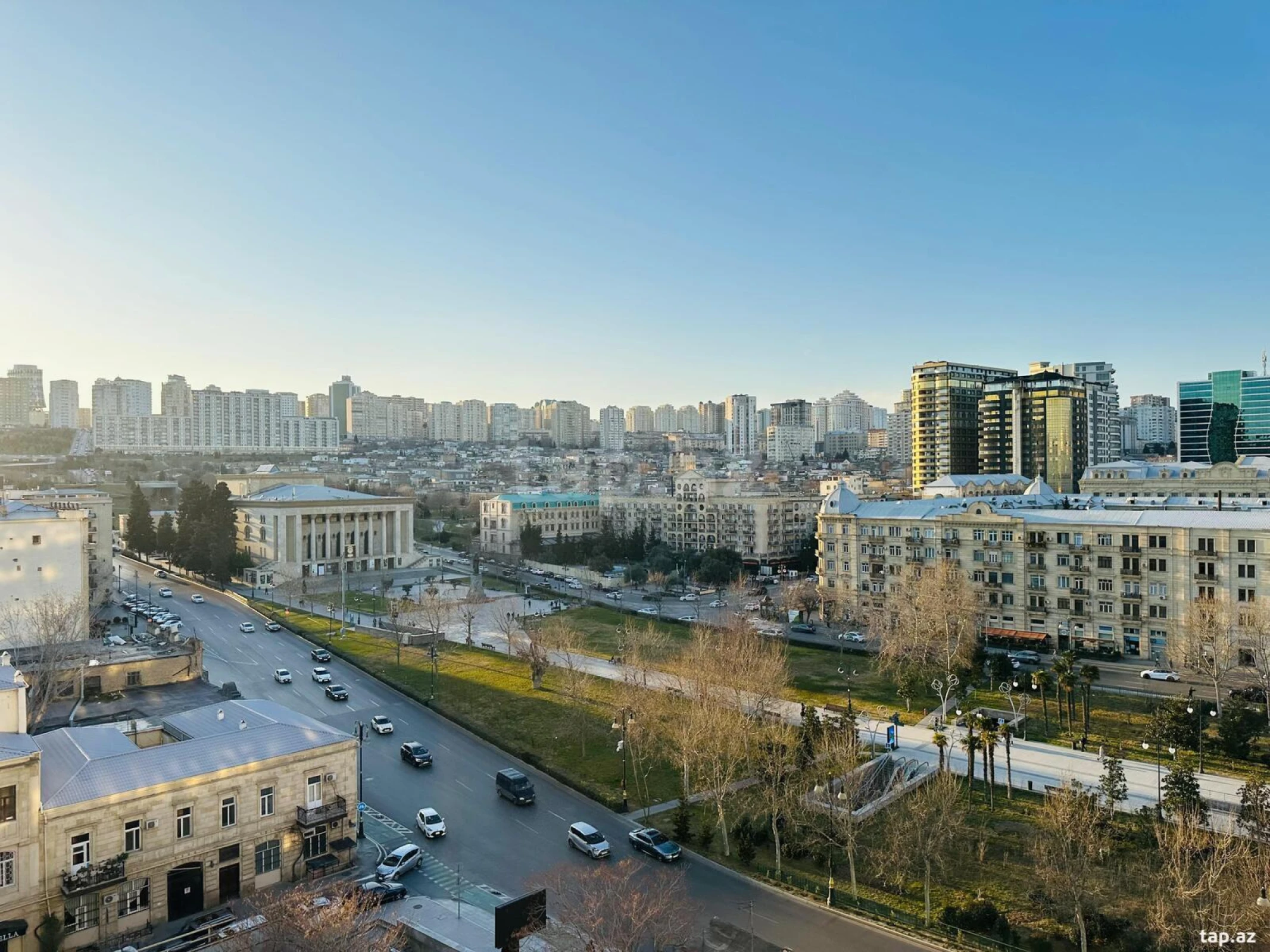 Kirayə verilir 3 otaqlı yeni tikili 170 m²