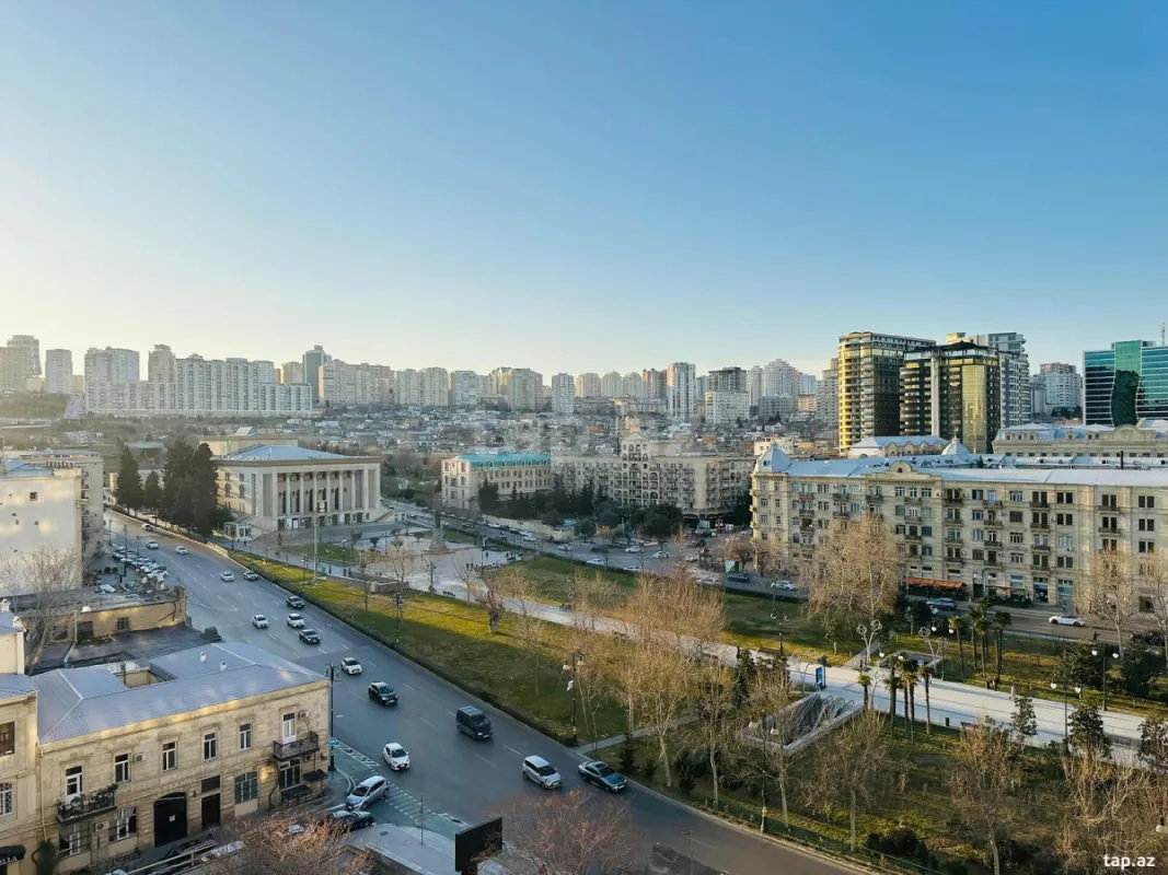 Kirayə verilir 3 otaqlı yeni tikili 170 m²