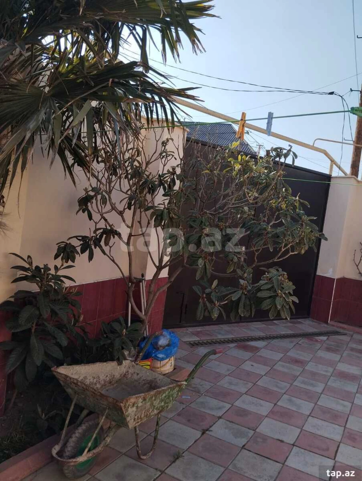 Satılır 4 otaqlı həyət evi