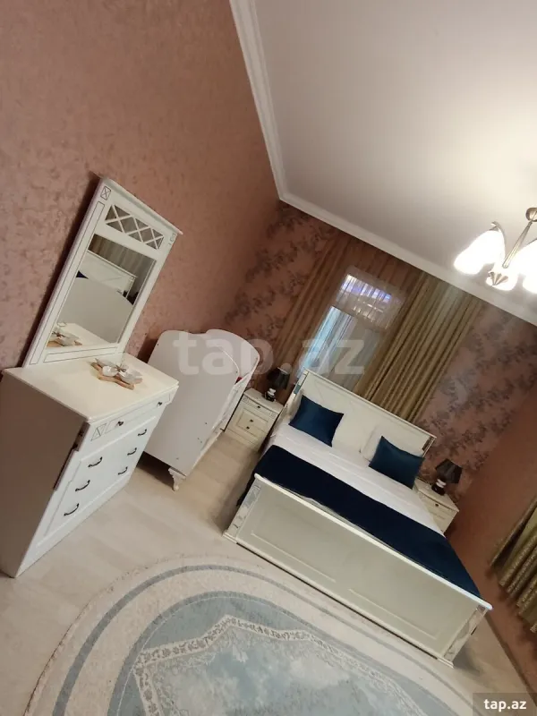 Satılır 4 otaqlı həyət evi