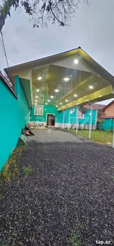 Satılır 4 otaqlı həyət evi