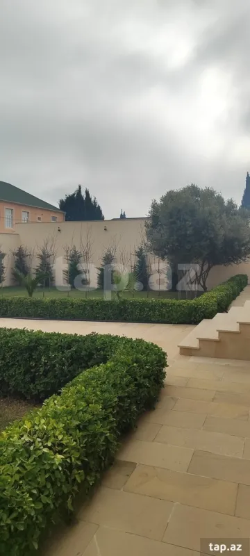 Satılır 5 otaqlı həyət evi