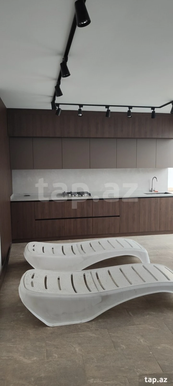 Satılır 5 otaqlı həyət evi