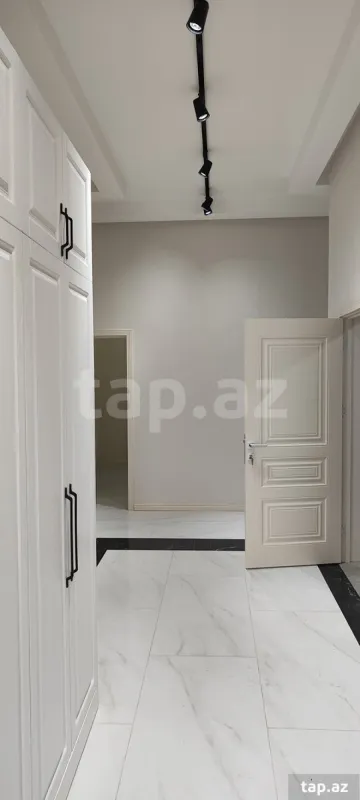 Satılır 5 otaqlı həyət evi