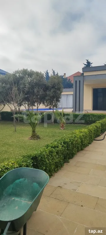 Satılır 5 otaqlı həyət evi