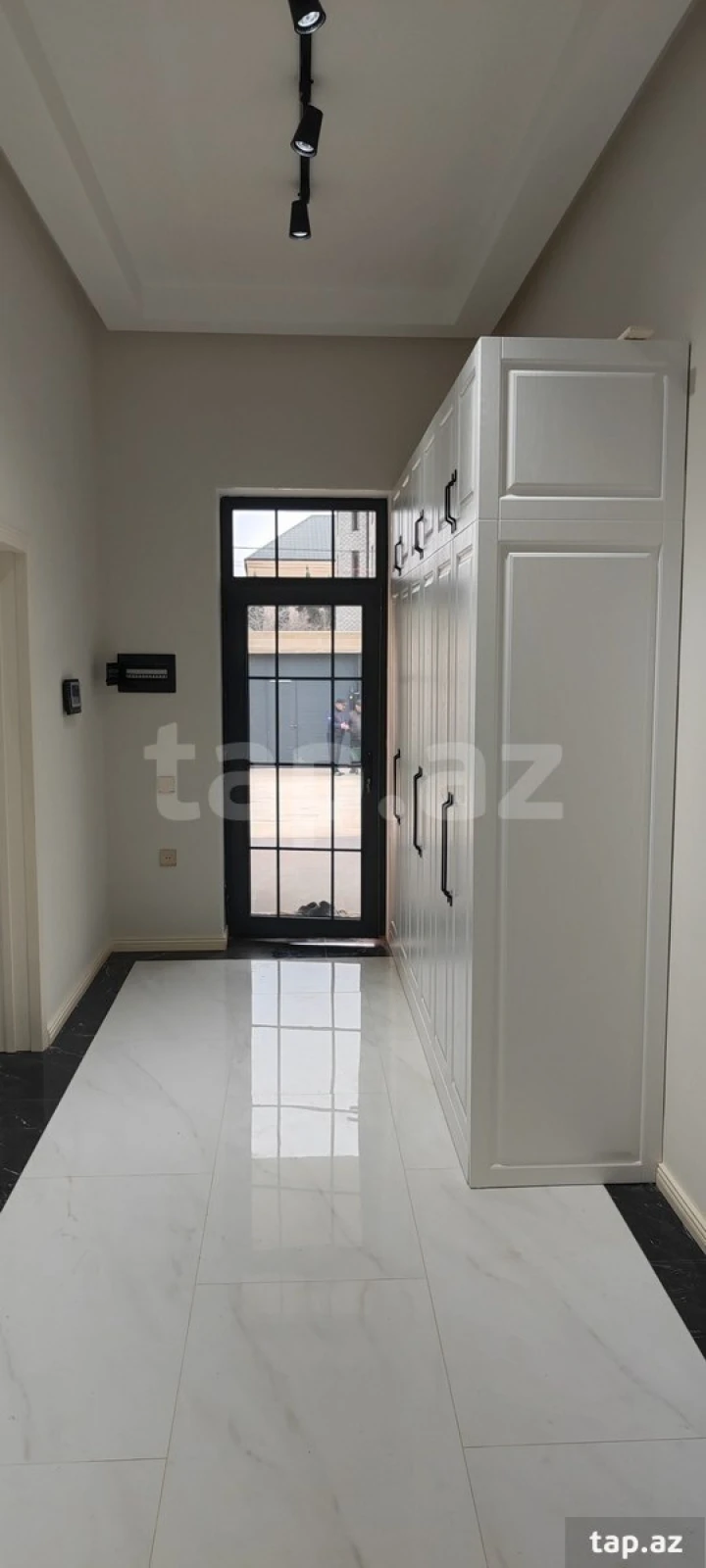 Satılır 5 otaqlı həyət evi