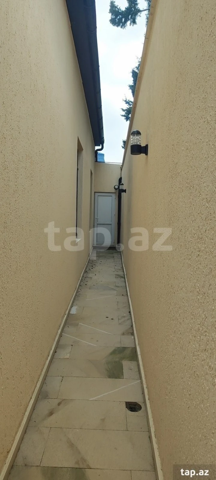 Satılır 5 otaqlı həyət evi