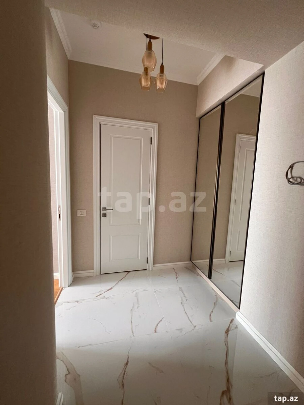 Kirayə verilir 2 otaqlı yeni tikili 78 m²