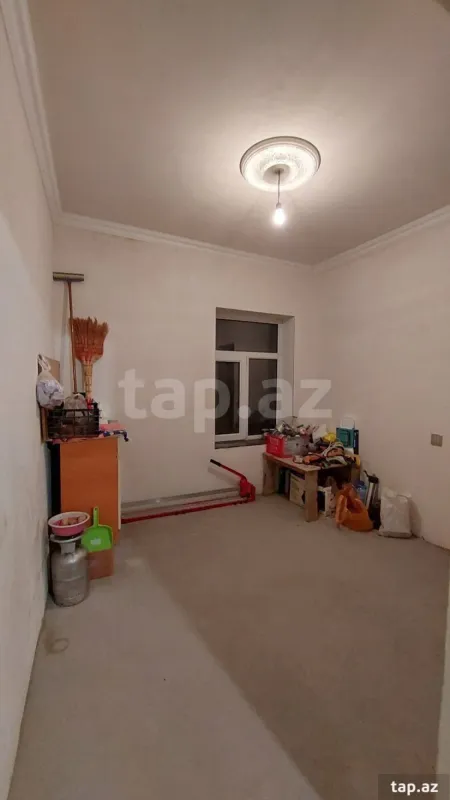 Satılır 4 otaqlı həyət evi