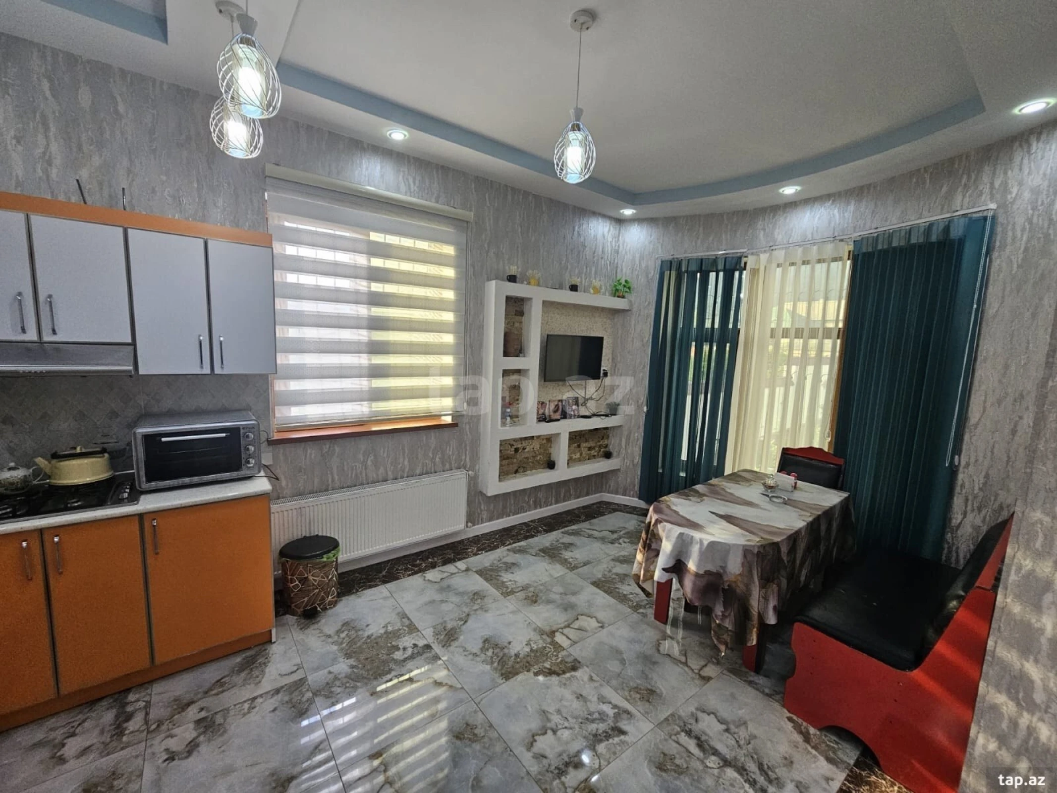 Kirayə verilir 8 otaqlı həyət evi