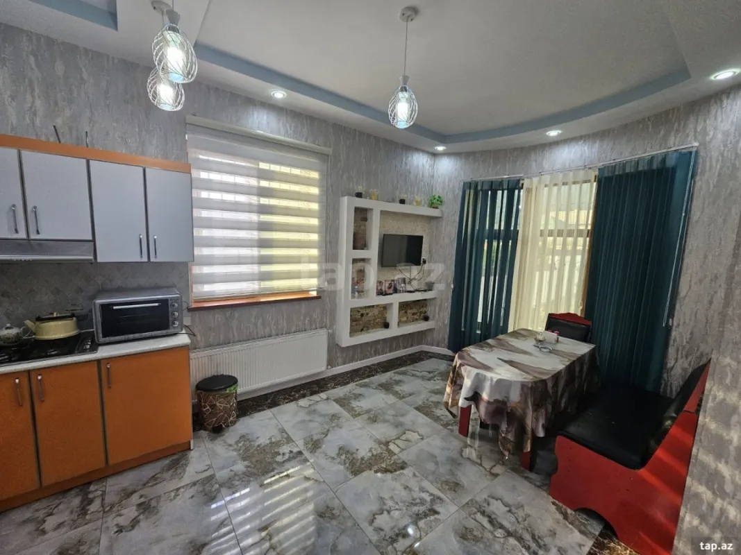 Kirayə verilir 8 otaqlı həyət evi