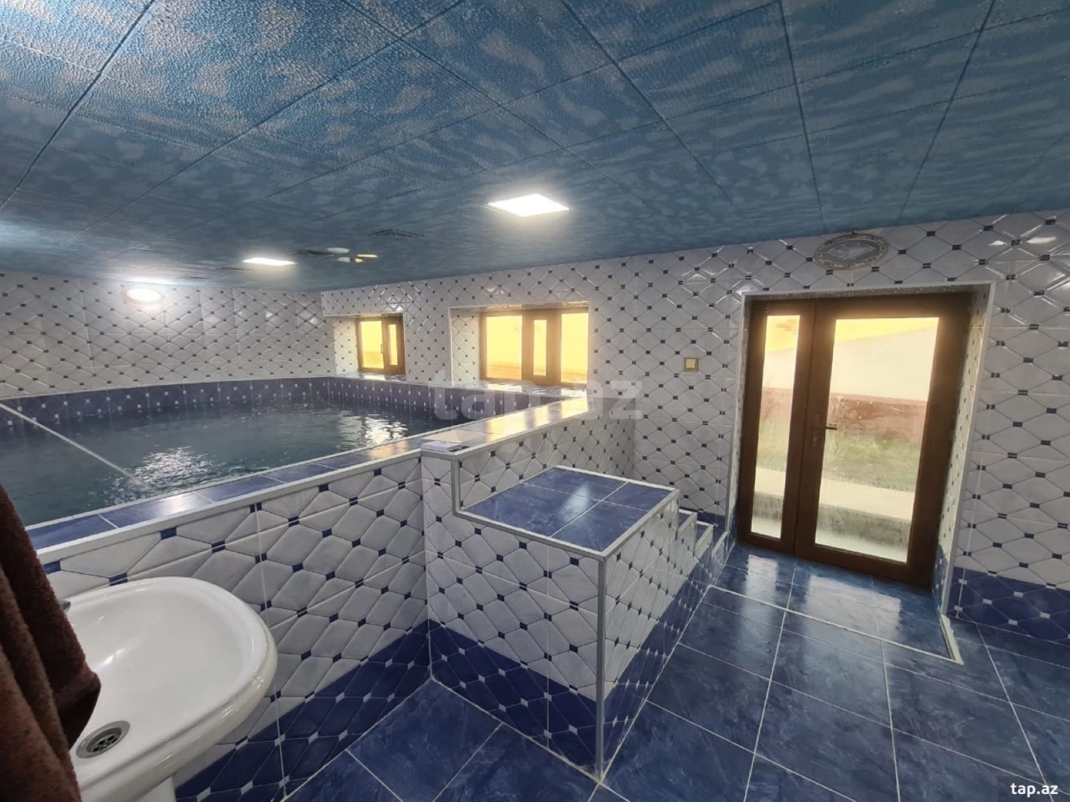 Kirayə verilir 8 otaqlı həyət evi