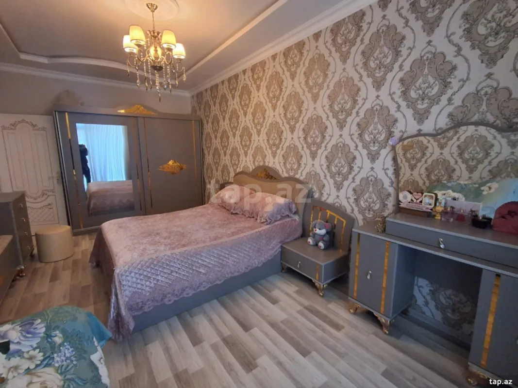 Satılır 4 otaqlı həyət evi