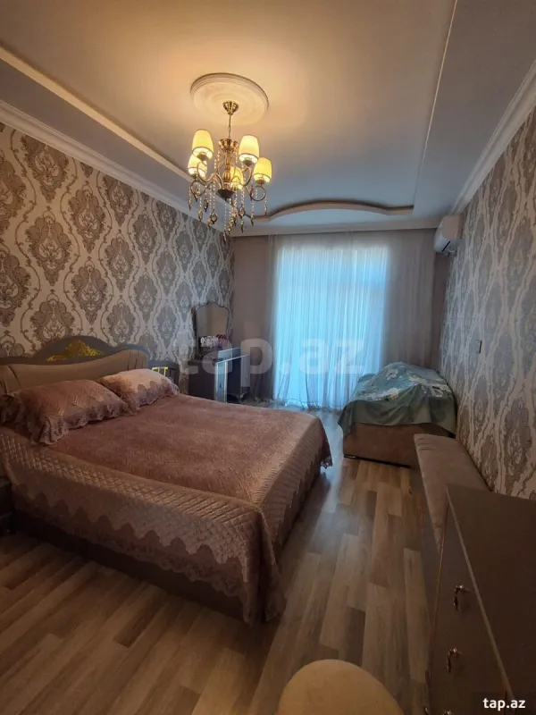 Satılır 4 otaqlı həyət evi