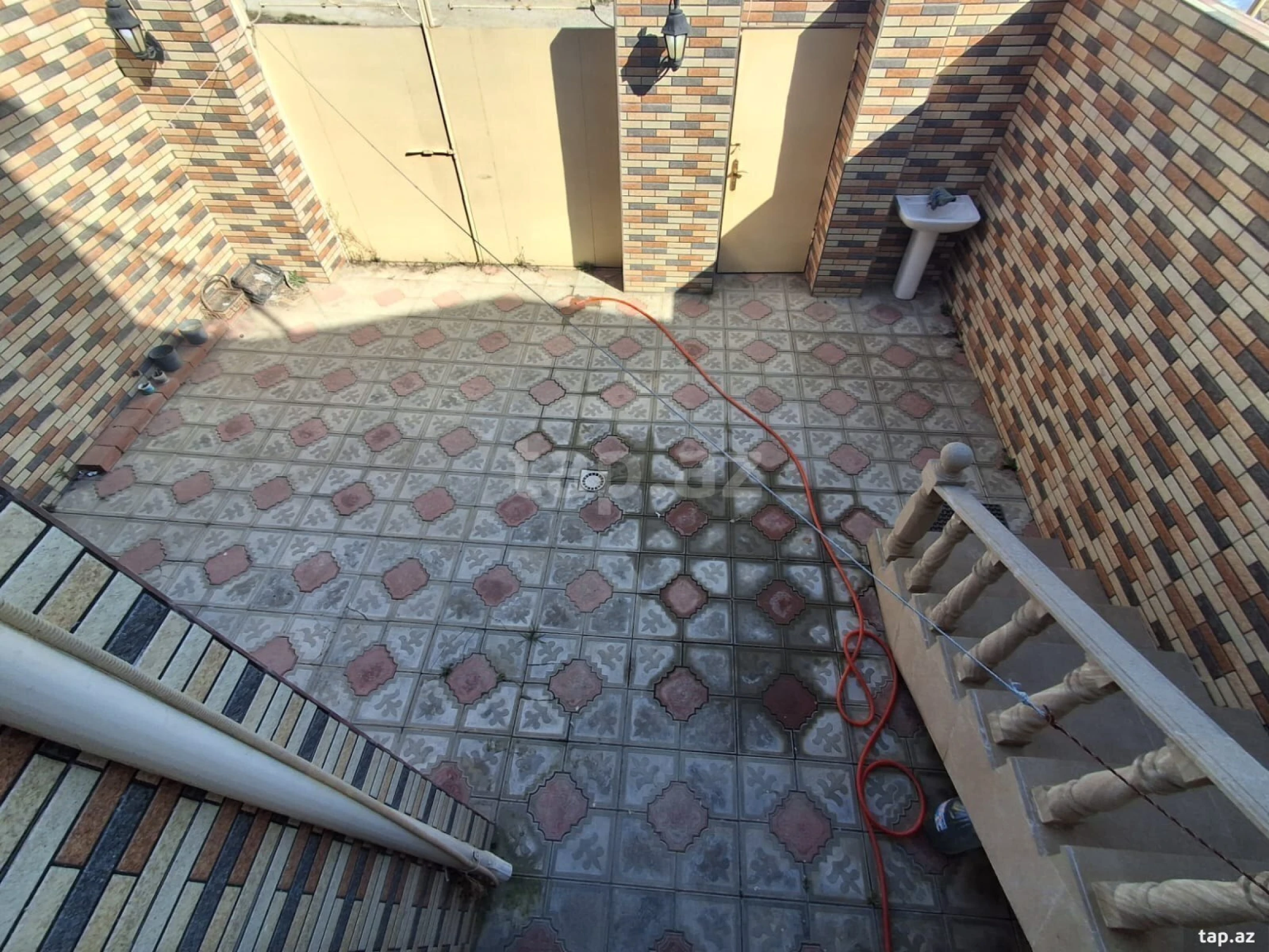 Satılır 4 otaqlı həyət evi