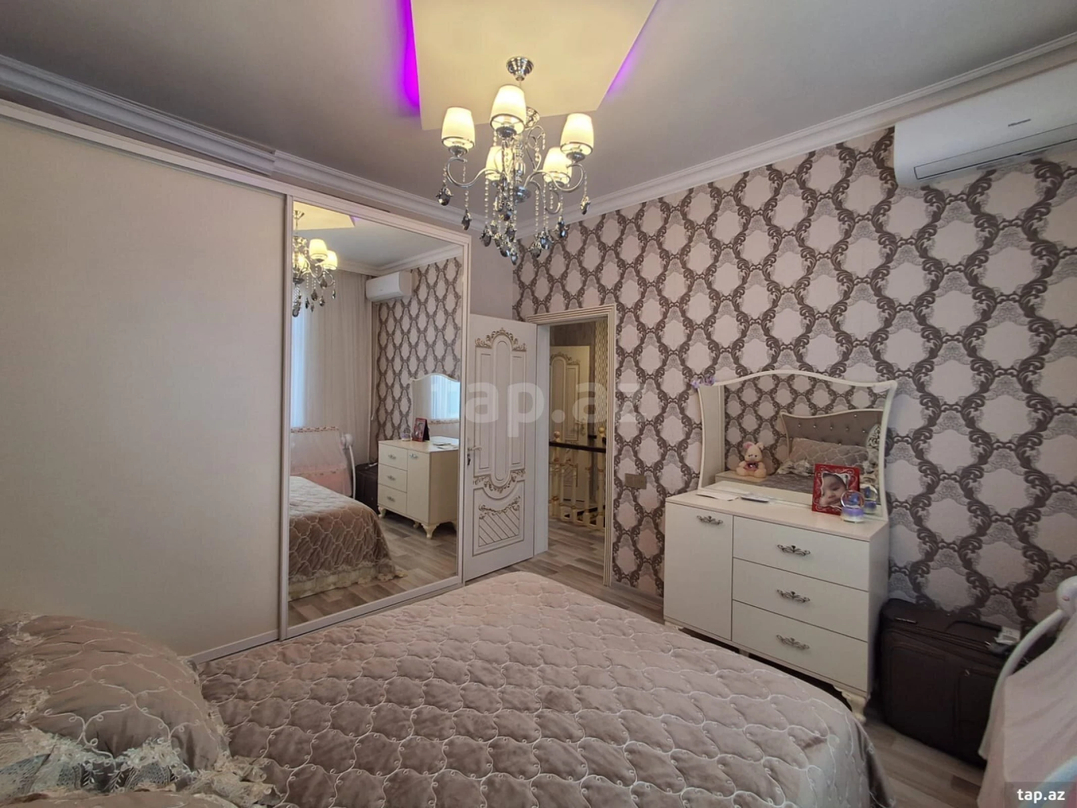 Satılır 4 otaqlı həyət evi