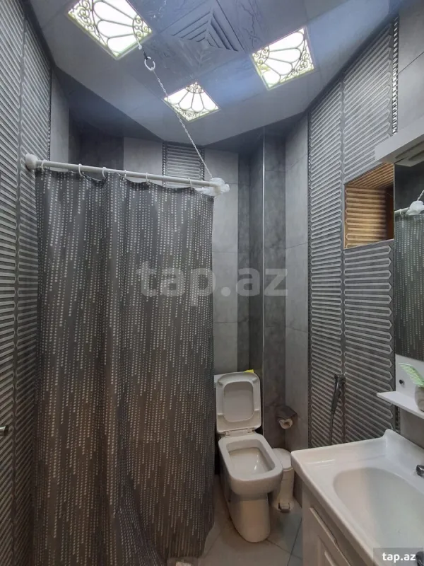 Satılır 4 otaqlı həyət evi