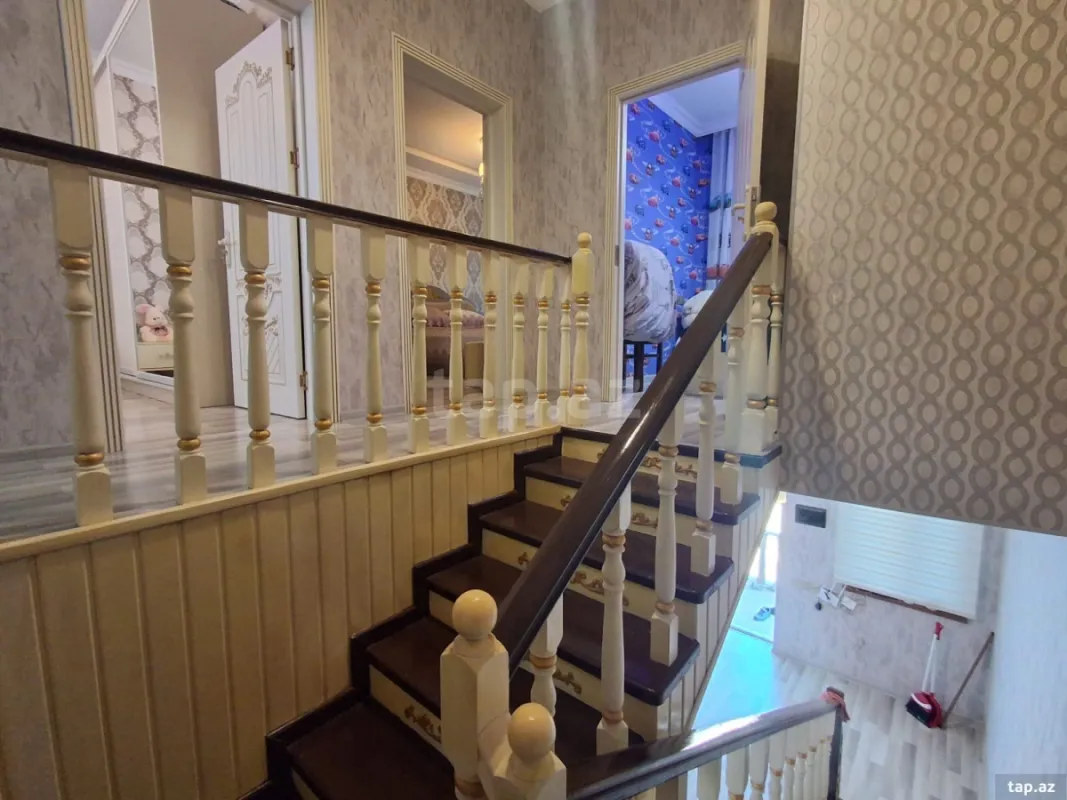 Satılır 4 otaqlı həyət evi