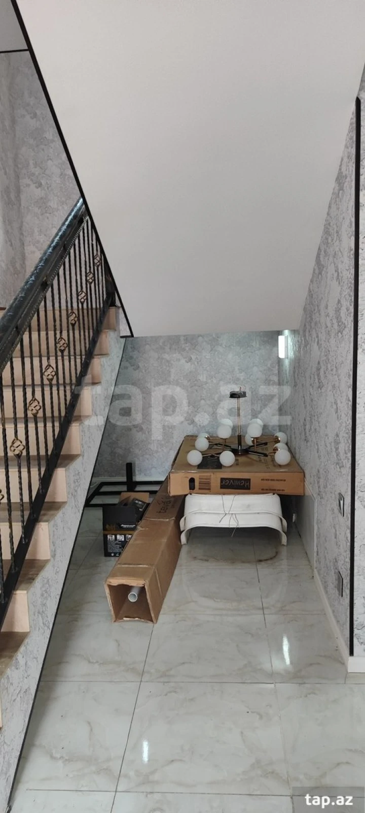 Satılır 6 otaqlı həyət evi