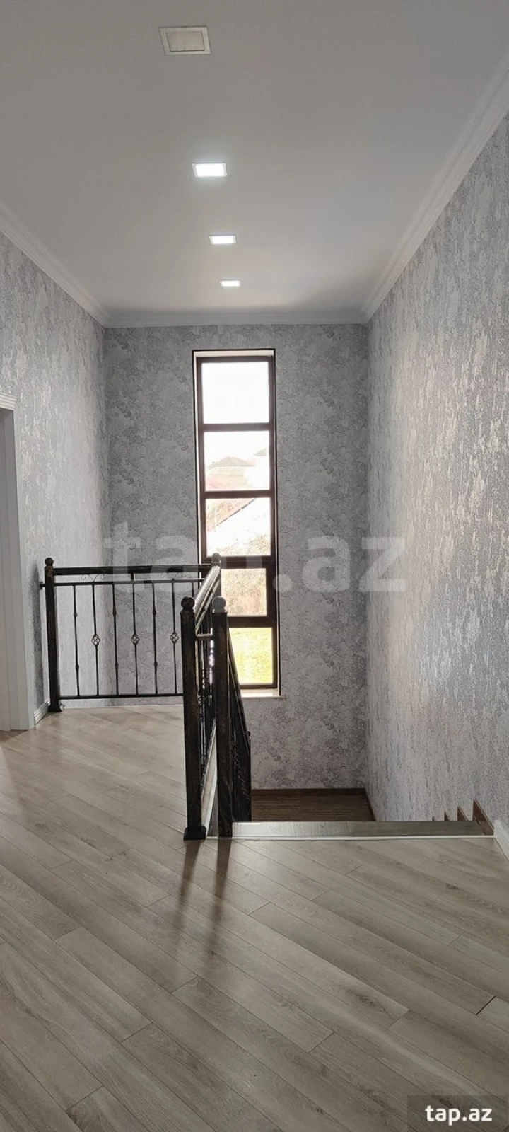 Satılır 6 otaqlı həyət evi