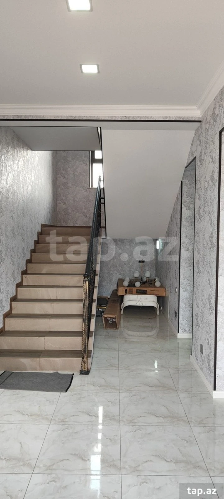 Satılır 6 otaqlı həyət evi