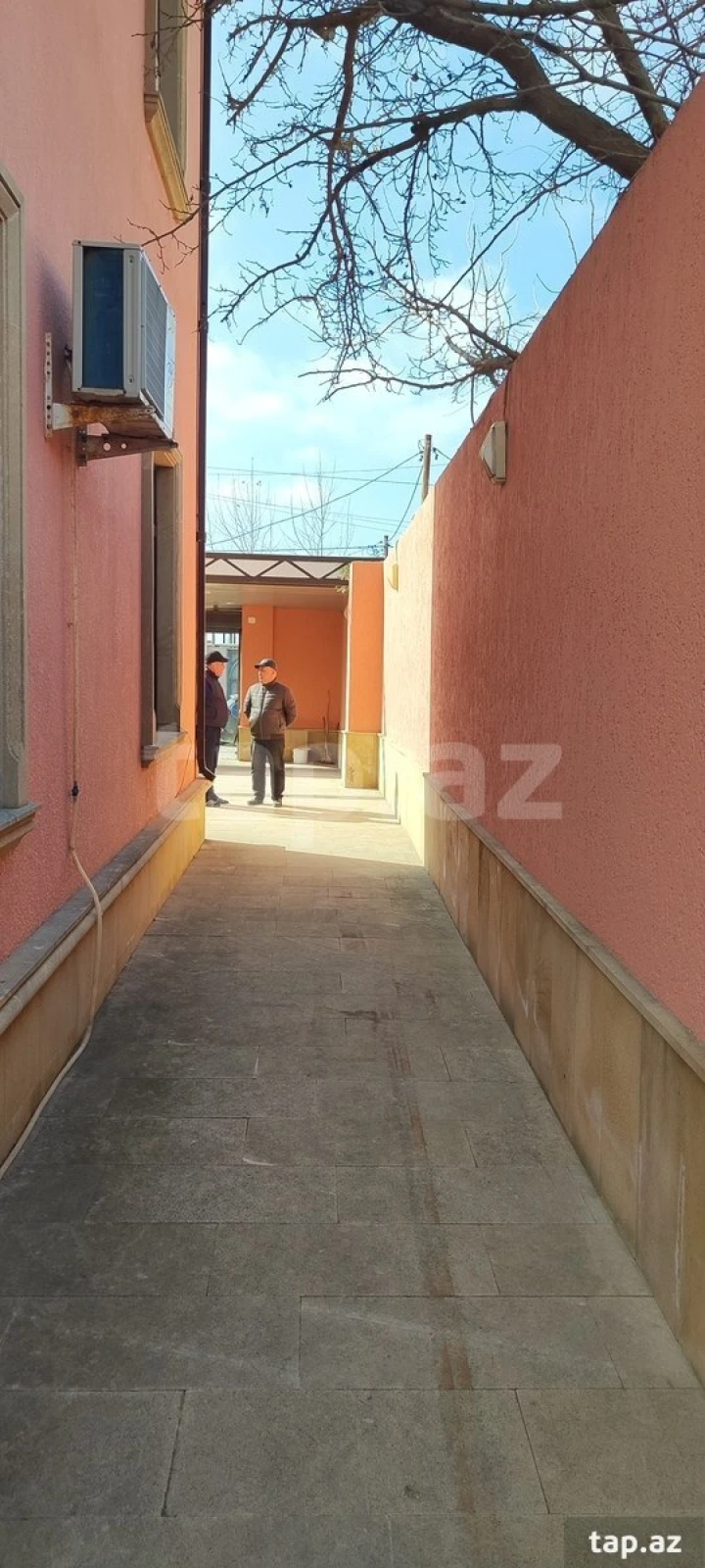 Satılır 6 otaqlı həyət evi