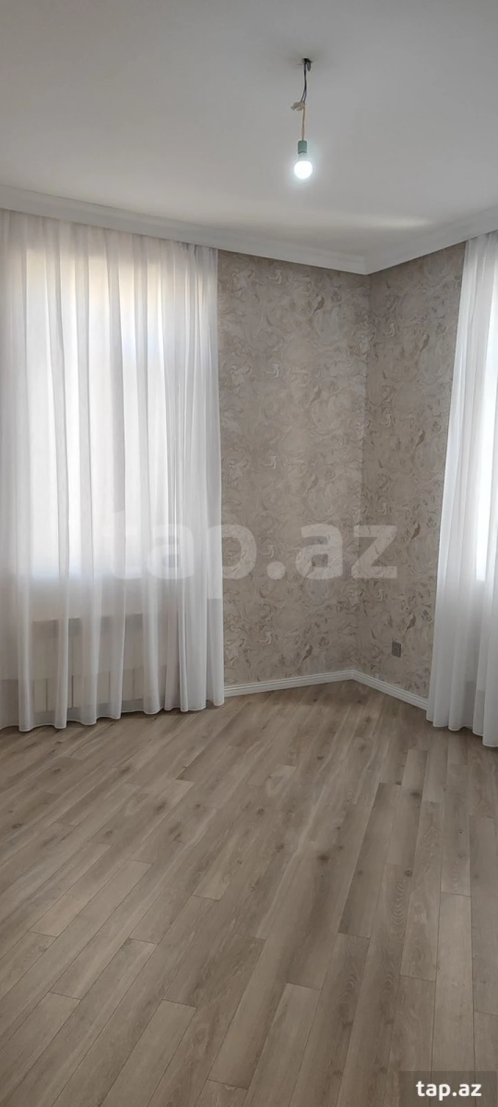 Satılır 6 otaqlı həyət evi