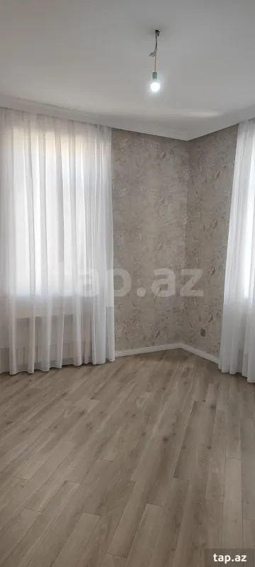 Satılır 6 otaqlı həyət evi