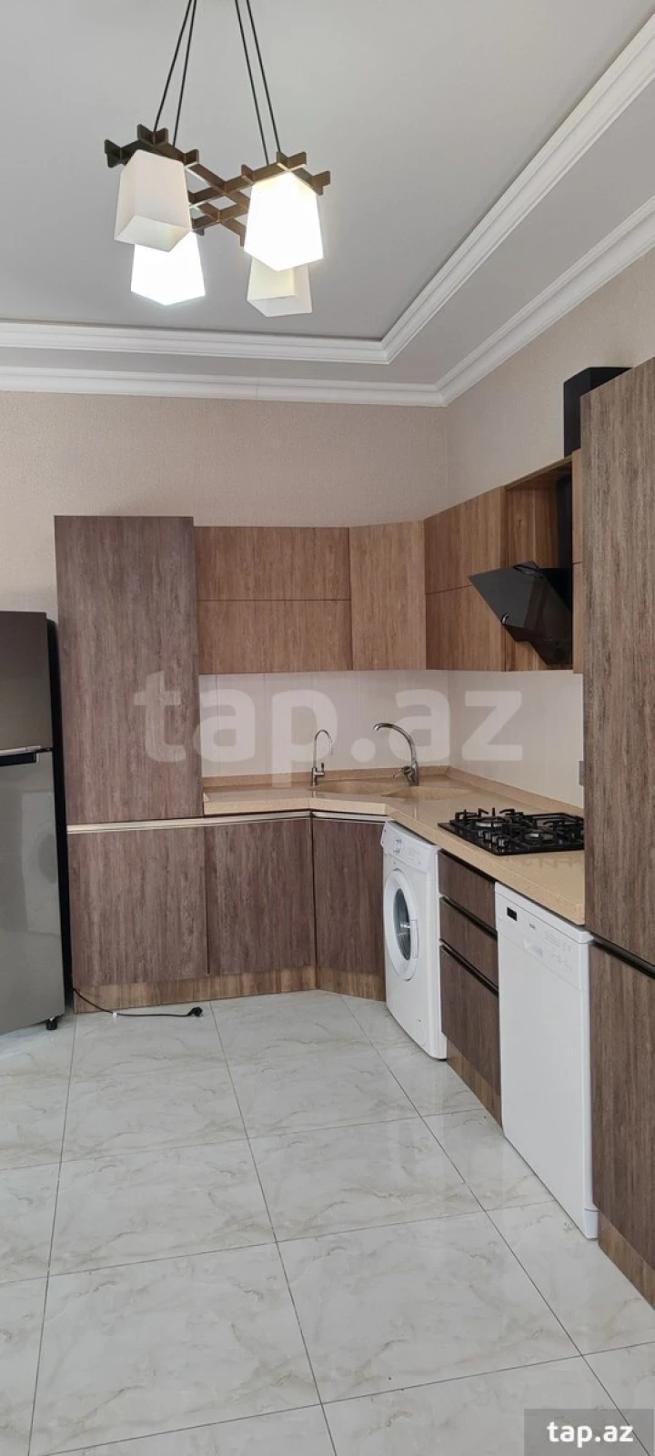 Satılır 6 otaqlı həyət evi